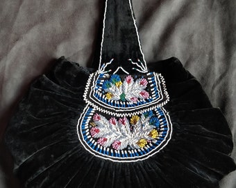 Bolsa iroquesa, ca 1900-1920, abalorios en relieve