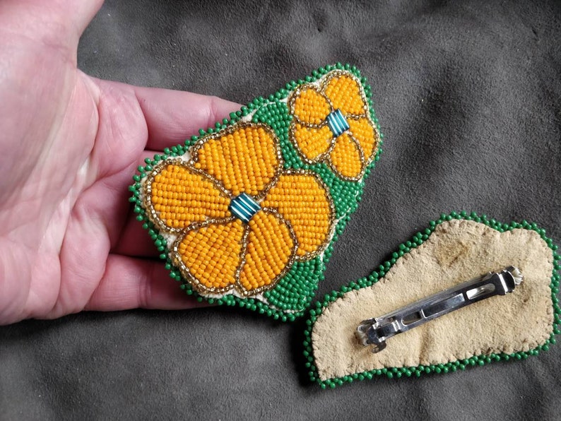 beaded rosettes beaded 2 Hair barettes