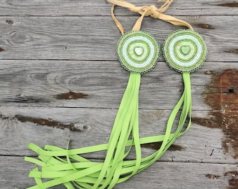 Grüne Powwow Haarspange, Seitentropfen, Pailletten Haargähnchen, Perlen, ausgefallenes Tuch, Jingle Dress Dance