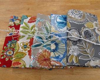 Floral Polyester Placemats, Washable Table Decor (18x13in)