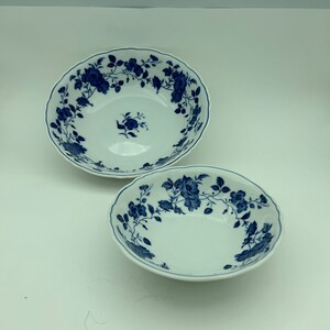 Vintage 2-Piece Royal Meissen Fine China Japan Blue And White Asian Chrysanthemum Motif Tableware Set Includes 6&quot; Cereal & 9&quot; Vegetable Bowl