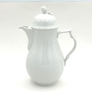 Cafetera y tetera vintage Kaiser West Germany Dubarry de porcelana blanca con relieve floral y hojas, para 5 tazas, con tapa con capullo de rosa.