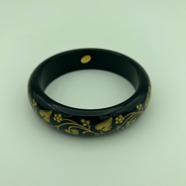 Vintage Diane Von Furstenberg Signed DVF Fashion Costume Jewelry Black And Gold Lacquer Floral Leaf, Berry And Vine Design Bangle Bracelet