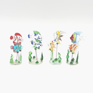 Four Vintage Miniature 3" Tropical Fish Aquarium Art Glass Figurines Sculptures With 2 Fish Suspended On Wires Mounted On Glass Seaweed Base