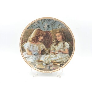 Plato coleccionable de edición limitada de 8 pulgadas de Reco International Sandra Kuck, primera edición, 1993, colección Sugar & Spice "Mejores amigas" (sin certificado de autenticidad).