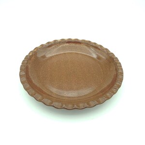 Vintage 1986 Jugtown Ware Folk Art Pottery Reddish Brown 9 Inch Scalloped Edge Pie Plate Shallow Baking Casserole Dish