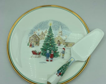 Vintage 2-Piece Set Mikasa Bone China Merry Christmas Pattern #CAF02 Christmas Tree 10&quot; Cake Plate Serving Platter & Ceramic Pie Cake Server