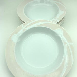 Set Of 5 Vintage Mikasa Fine China Helena Uglow Classic Flair Peach Pattern #LDB01 Embossed White Calla Lily 9 Inch Rimmed Soup Cereal Bowls