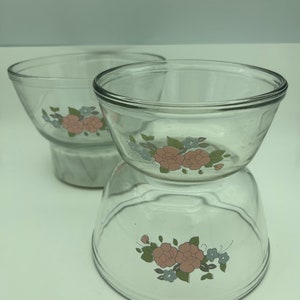 Vintage 3-Piece Anchor Hocking Ovenware Nesting Mixing Bowl Set Includes 2.5 Qt, 1.5 Qt And 1 Qt Clear Glass Bowls With Floral Design