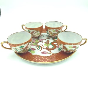 Juego de té y café vintage de porcelana japonesa YT de 5 piezas, decorado con motivo de dragón asiático de Hong Kong y detalles dorados. Incluye 4 tazas y bandeja.
