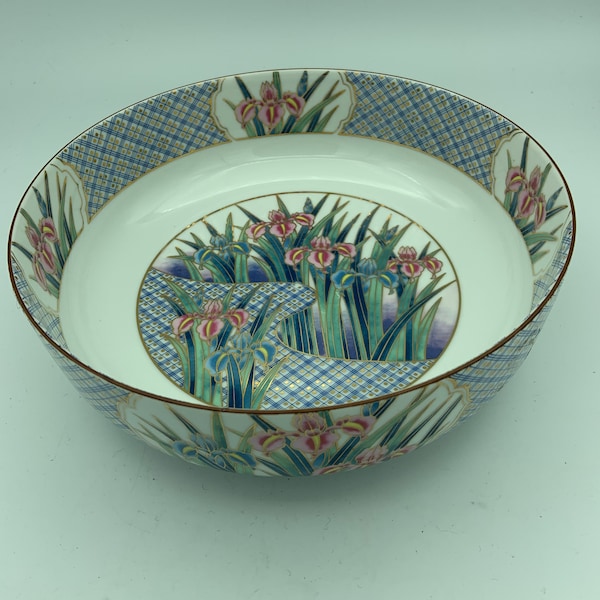 Japanese Asian Floral And Gold Gilt Motif Signed Decorative Porcelain 9 Inch Round Centerpiece Vegetable Serving Bowl
