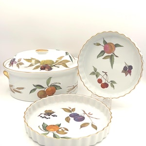 Vintage 3-Piece Royal Worcester Evesham Gold Bakeware Set Includes 9" And 7" Quiche Dish & 2.5 Quart Oval Covered Casserole (AS IS W/Repair)