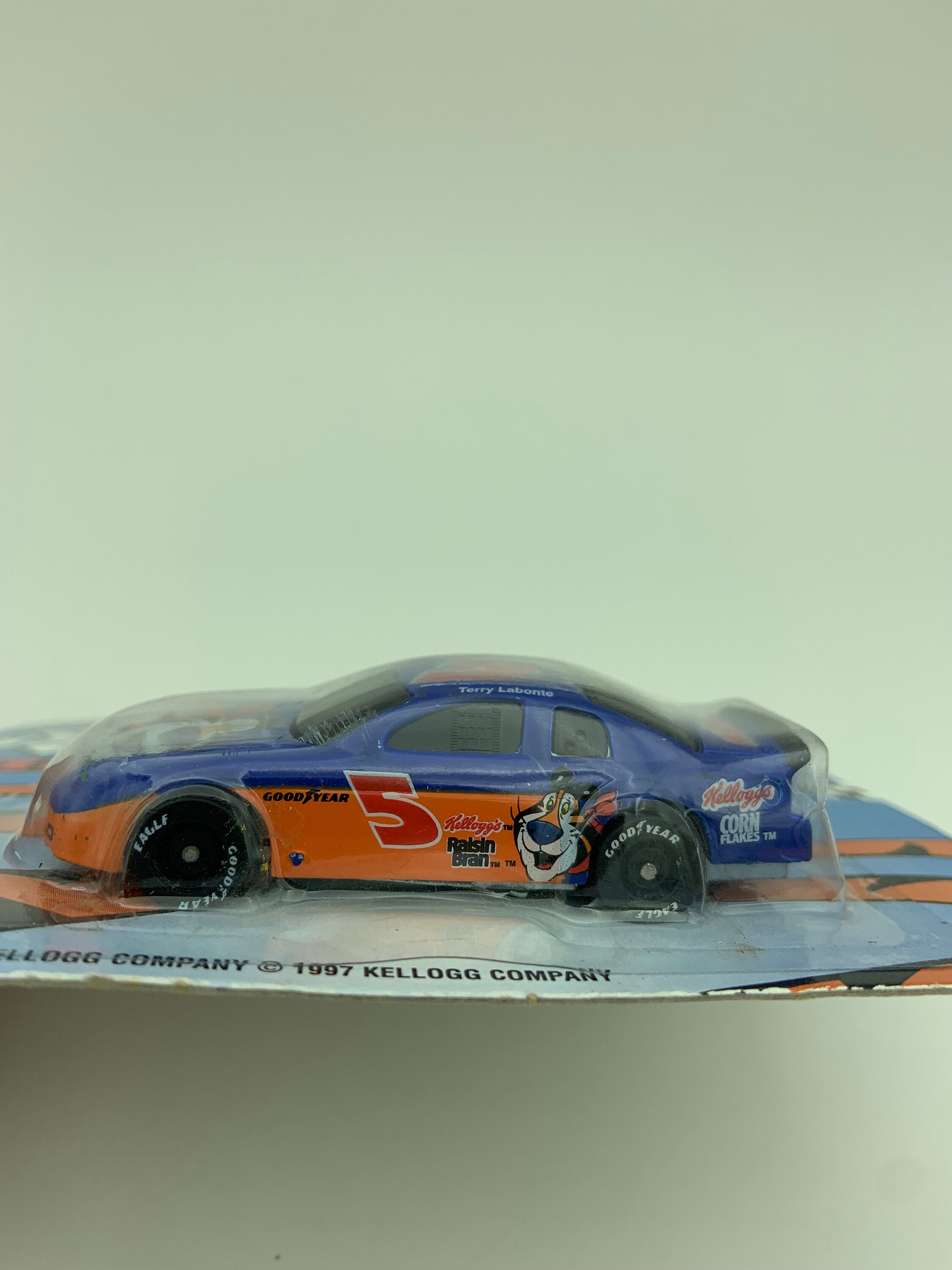2 Vintage Kellogg's Racing 1:64 Scale Diecast Mini Cars 1995