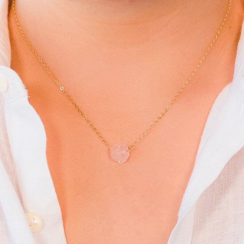 Rose Quartz Necklace Gift For Sister, Small Raw Rose Quartz Crystal Pendant, Christmas Gifts For Friends, Healing Crystal Necklace GiftIdeas 