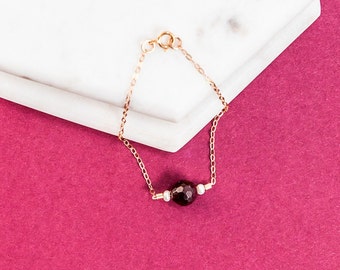 Garnet and Freshwater Pearl Rose Gold Bracelet, ,January Birthstone, Delicate Handmade Gemstone Bracelet, Rose Gold Jewelry