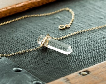 Quartz Crystal Necklace, Clear Quartz Point Wire Wrapped Necklace, Crystal Pendant Necklace, Healing Crystal Necklace, Statement Necklace