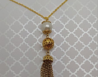 Vintage Gold Tone Faux White Pearl Gold Detailed Ornate Round Circle Bead Chain Tassel Tassle Strand Dangle Drop Pendant 18 inch necklace