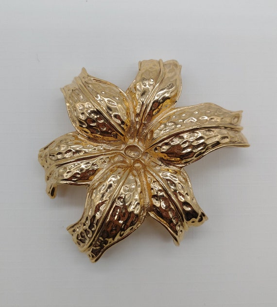 Vintage Signed Nina Ricci Gold Tone Lily Flower F… - image 1