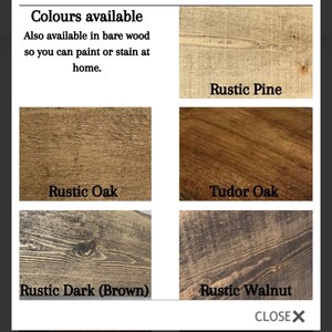 Puede incluir: Imagen que muestra opciones de color de tinte para madera: Pino R&uacute;stico, Roble R&uacute;stico, Roble Tudor, R&uacute;stico Oscuro (Marr&oacute;n) y Nogal R&uacute;stico. El texto en la parte superior dice "Colores disponibles" y "Tambi&eacute;n disponible en madera sin tratar para que puedas pintar o te&ntilde;ir en casa."
