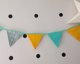 Banner de pared de la bandera de tela, guirnalda para una sala de guardería o una fiesta - decoración del baby shower