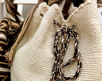 Handmade Wayuu Mochila Bag: Columbian Artisan Crossbody