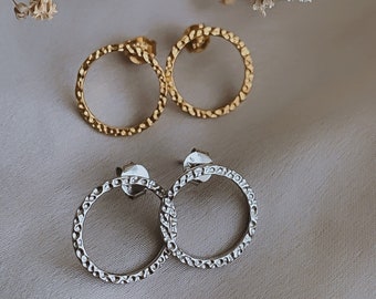 Hammered Circle Stud Earrings • Open Circle Earrings • Dash Hammered Circle Post Earrings • Small Stud Earring • Minimalist Circular Studs