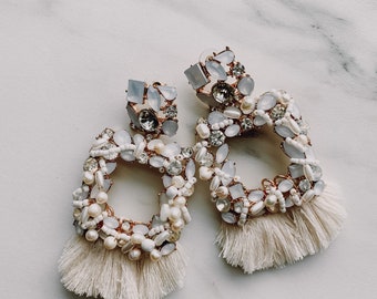 Pearl bridal earrings, unique bridal earrings, boho bridal earrings, rustic wedding earrings, tassel earrings, glamorous