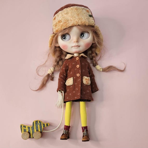 Coat for doll, handmade Blythe outfit, production on request.