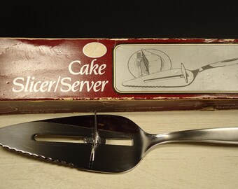 Fuller Brush cake slicer/ server