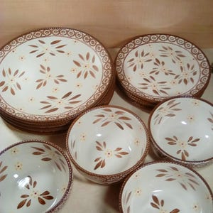 テンプテーションズ　by Tara オールドワールド　ボウル・プレートセット 8pc TEMPTATIONS Tara Old World Easter Set Baker Bowls Sm