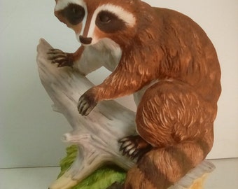 Raccoon sculpture 5619 by Andrea