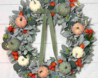 Orange gebrannter Herbst Kürbis & Lämmer Ohrkranz mit Beeren: Herbstlaub Ernte Beere Herbst Dekor