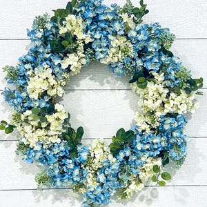 Faux Flieder Kranz: Blau & Weiß Küstenfrühling Tür Dekor
