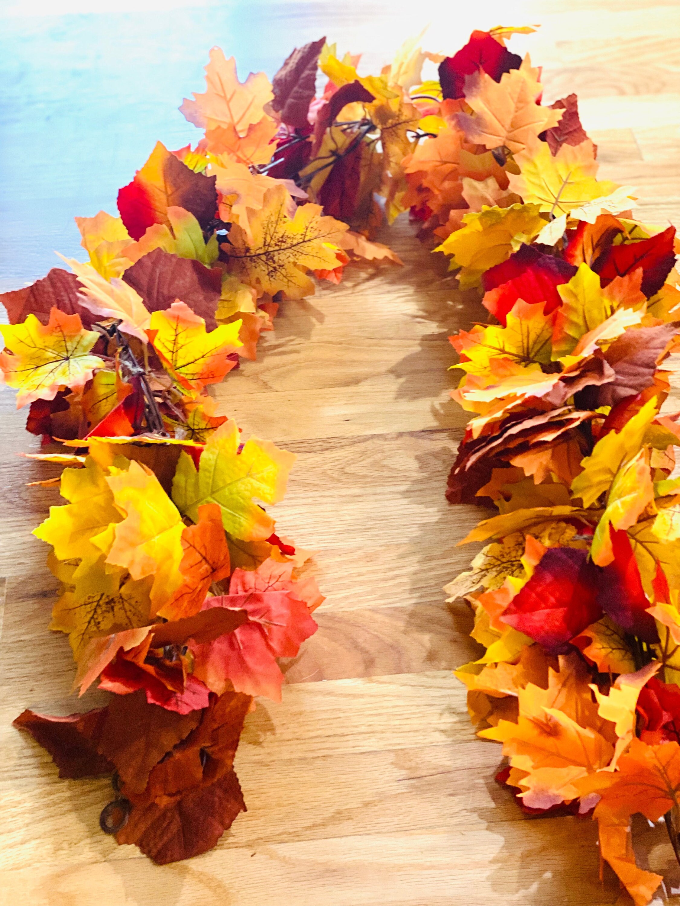 Weldomcor Herbstkranz 50cm - Großer Türkranz Mit Ahornblättern & Beeren Für Haustür Deko