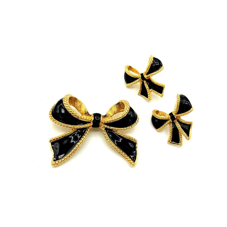 KJL Avon Jewelry Pendant Enhancer /& Earrings Statement Designer Jewelry Kenneth Jay Lane Black Bow Ribbon Enamel Jewelry Set