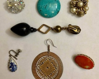 Lot De Bijoux Vintage En Cuir Et Laiton – À Porter, Détourner Ou Restaurer, Référence Lbb0254