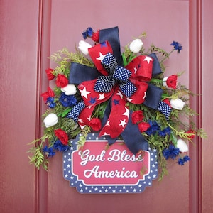 Patriotic Wreath: 4th of July Door Decor with Red Poppies