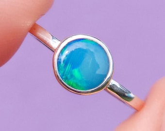 Australian opal doublet ring / Size 5 / Australian Crystal opal / Dainty ring / minimalist ring