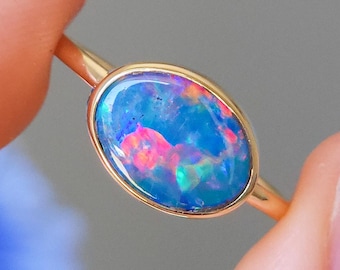 14K Gold Australian opal ring / SIZE 7 / Coober Pedy opal doublet / statement ring/ Solid gold