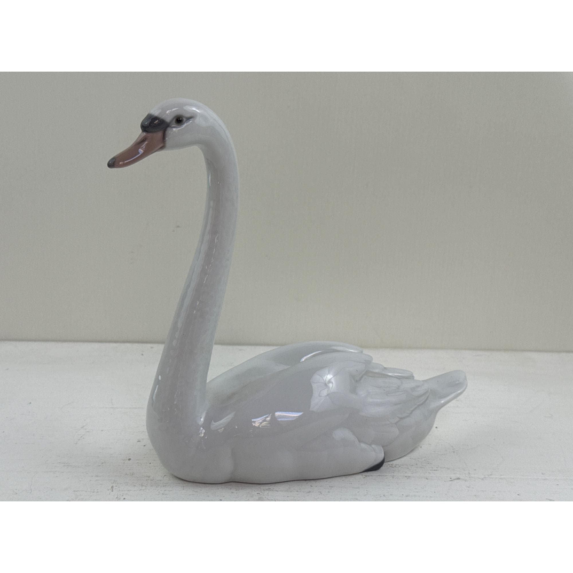 Vintage Lladro Graceful Swan Figurine Handcrafted Porcelain Spain