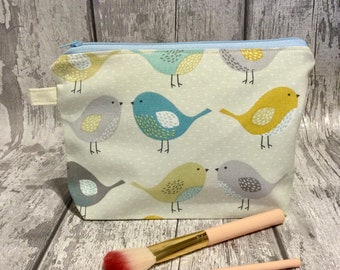 Trousse de maquillage pour oiseaux. Trousse de maquillage. Organisateur de sac à main. Pochette zippée. Étui à crayons oiseau. Sac doublé.