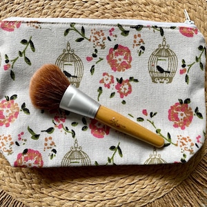 Borsa per il trucco a forma di gabbia per uccelli. Borsa per cosmetici. Organizer per borse. Astuccio con cerniera. Astuccio portapenne con uccelli e fiori, borsa foderata. Regalo per lei. Regalo di compleanno