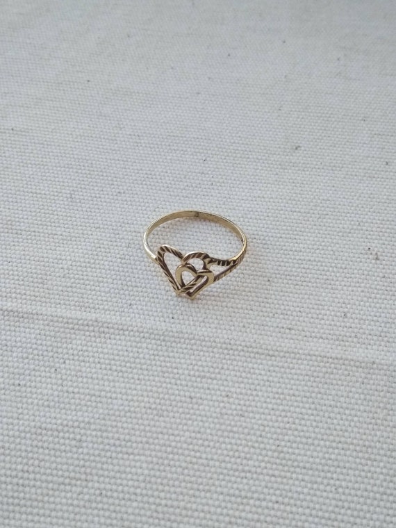 Double Heart Vintage 10k Yellow Gold Ring, Size 6.