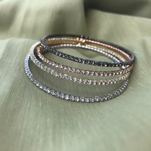 Single Line Flexible Bangle Bracelet