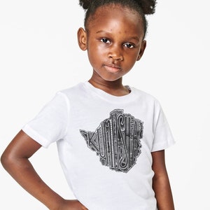 Zimbabwe Map Kumusha Classic Kids Crewneck T-shirt, Proudly Zimbabwean, Zim Kids Gift, Kumusha Illustrated T-shirt, Shona Art