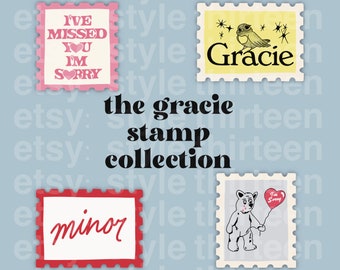 Puede incluir: Cuatro sellos postales coloridos con diferentes diseños. El sello de la parte superior izquierda es rosa y dice "I've missed you I'm sorry". El sello de la parte superior derecha es amarillo y dice "Gracie" con una ilustración de un pájaro. El sello de la parte inferior izquierda es rojo y dice "minor". El sello de la parte inferior derecha es beige y presenta un oso de dibujos animados sosteniendo un globo que dice "I'm sorry".