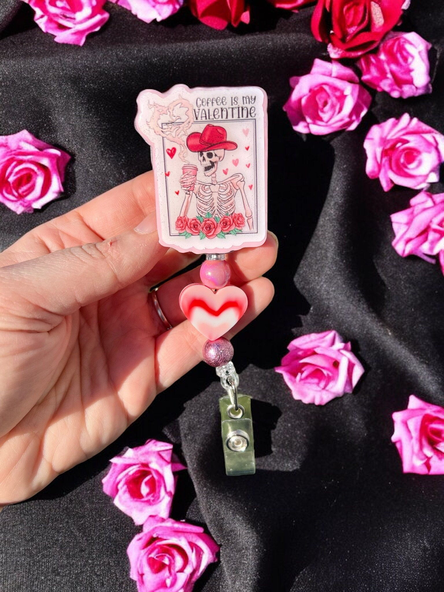 Mouse, Valentine’s Day , Minnie, love, bow , ID holder, nurse badge holder,  Valentine’s Day badge reel