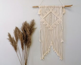 Filigree macrame wall decoration MANDA, macrame wall hanging boho, modern macrame wallhanging, macrame wall, room wall decoration