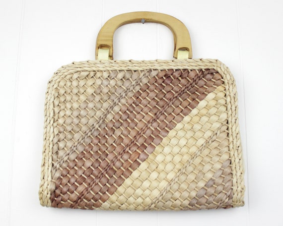 Vintage 70s Wood Handle 14" Woven Straw Handbag  … - image 1