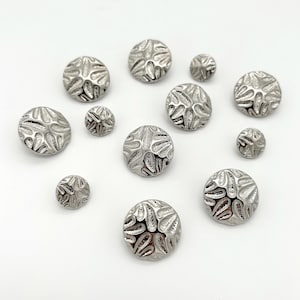 Vintage Sand Dollar Shank Buttons (12) - 25mm + 15mm // Retro 1&quot; Silver Tone Beachy Tropical Island Plastic Button Set
